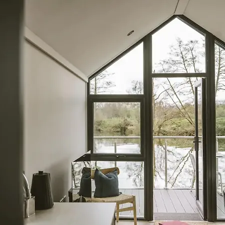 Bateau-hôtel Water With Water Sports Equipment And Bikes, Bath *