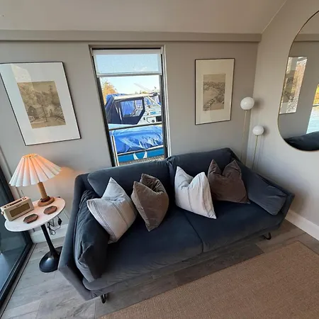 Bateau-hôtel Water With Water Sports Equipment And Bikes, Bath Bristol